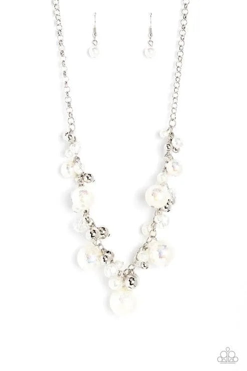 Scratched Shimmer White Necklace (Spicy 349)