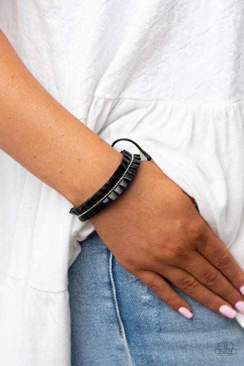 Hard to PLEATS Black Bracelet (Orange 1524)